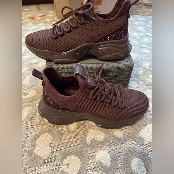 Steve Madden Dark Burgundy Sneakers with Rhinestones size 10 - Picture 2 of 7